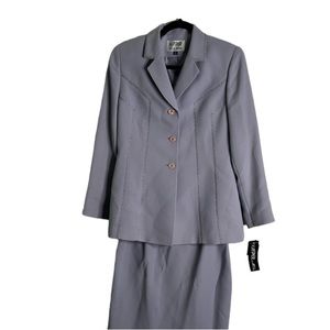 Kasper light blue skirt suit size 8p new office career church